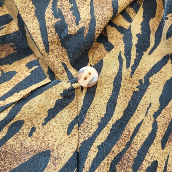 Vintage STUNT Silk Blouse Long Sleeve Button Up Brown Tiger Print Size Small - Picture 5 of 9
